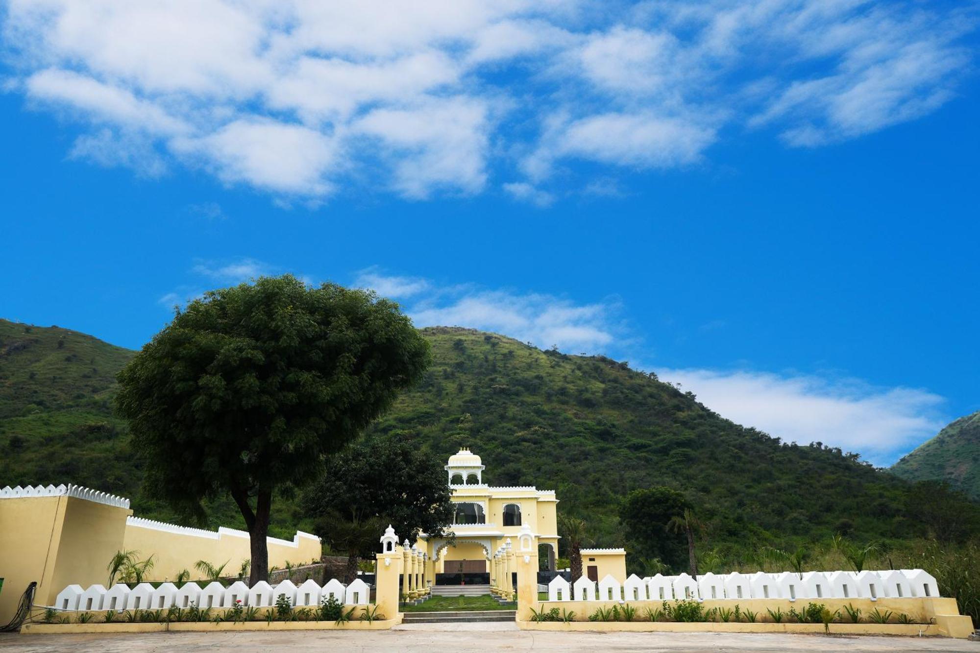 Maangarh Resorts Udaipur Exterior foto