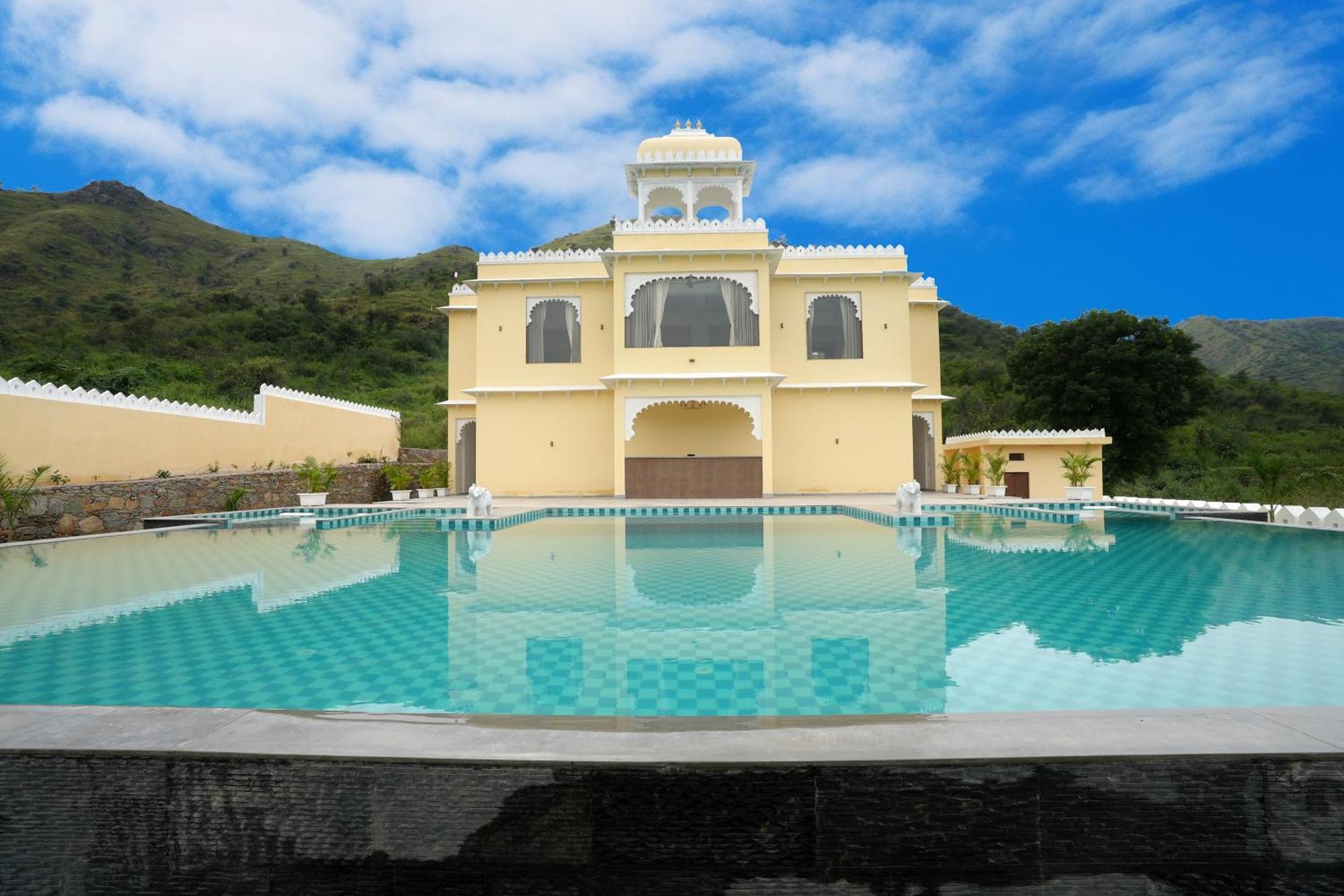 Maangarh Resorts Udaipur Exterior foto